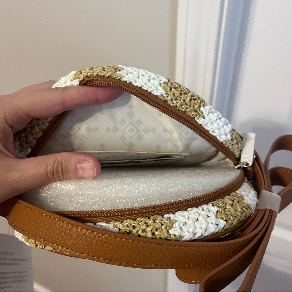 New Thirty-One Roundabout Crossbody White Striped Straw Purse Bag Summer - Picture 9 of 10
